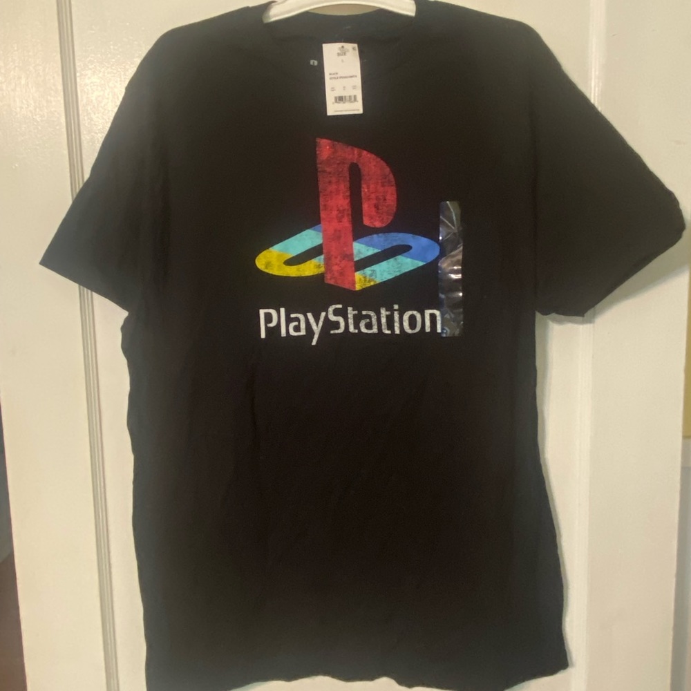 Black play station shirt